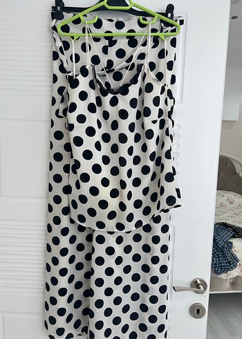 Uzun Puantiyeli pantolonlu takım - Görsel 4