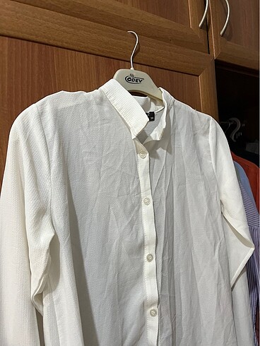 Beyaz gömlek - Görsel 4