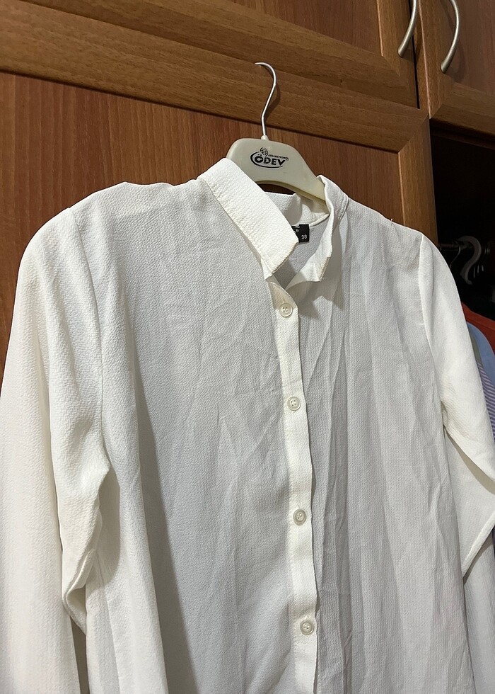 Beyaz gömlek - Görsel 4