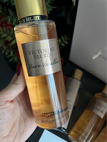 Victoria s Secret Bare vanilla vücut spreyi