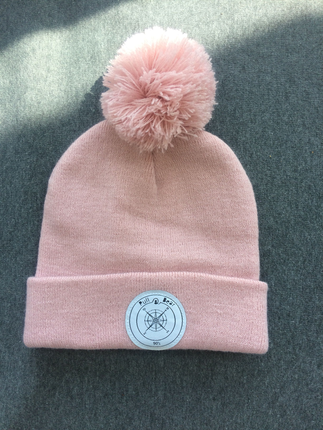 Pull and Bear Pembe ponponlu bere