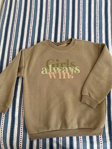 Az giyilmiş sweatshirt