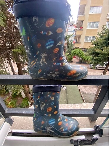 Yağmur çizmesi