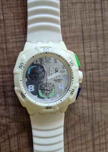 Swatch Beyaz Kadın Spor Kol Saati