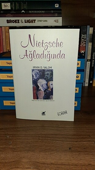 Niçe ağladığında ve görmek 