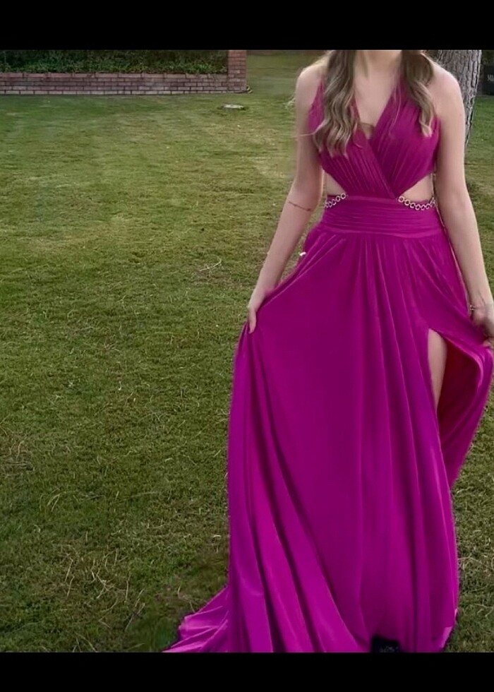 Şık zarif sırtı açık elbise - Görsel 2