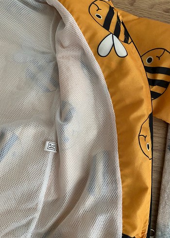 Sarı Baskılı Erkek Çocuk Kapüşonlu Yağmurluk - Görsel 2