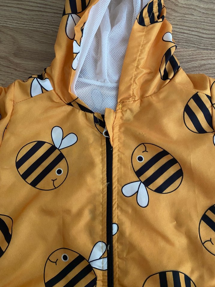Sarı Baskılı Erkek Çocuk Kapüşonlu Yağmurluk - Görsel 3