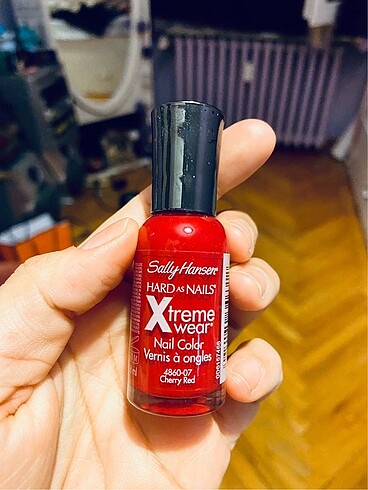 Sally Hansen Xtreme Wear Oje 160 Cherry Red