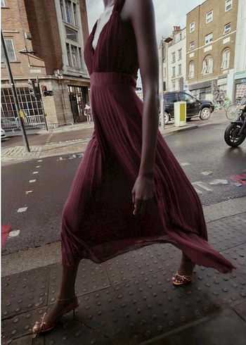 Zara Bordo Uzun Askılı V Yaka Elbise - Görsel 2