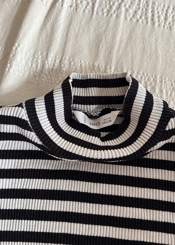 Kız Çocuk Siyah Beyaz Çizgili Kısa Kollu Triko - Görsel 3