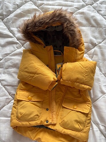 9-12 Ay Beden sarı Renk 9-12 ay erkek bebek sarı içi polar kürklü kapüşonlu mont