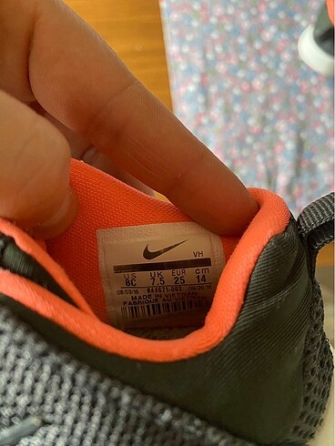 25 Beden gri Renk Nike spor ayakkabı