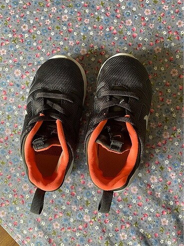 25 Beden Nike spor ayakkabı