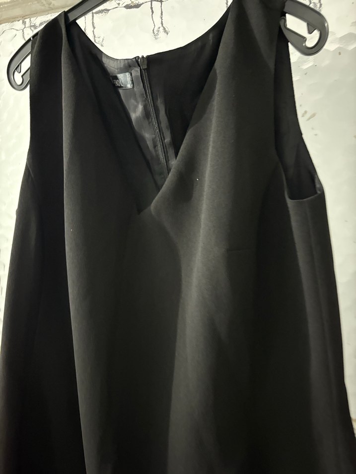 V Yaka Fermuarlı Siyah elbise - Görsel 2