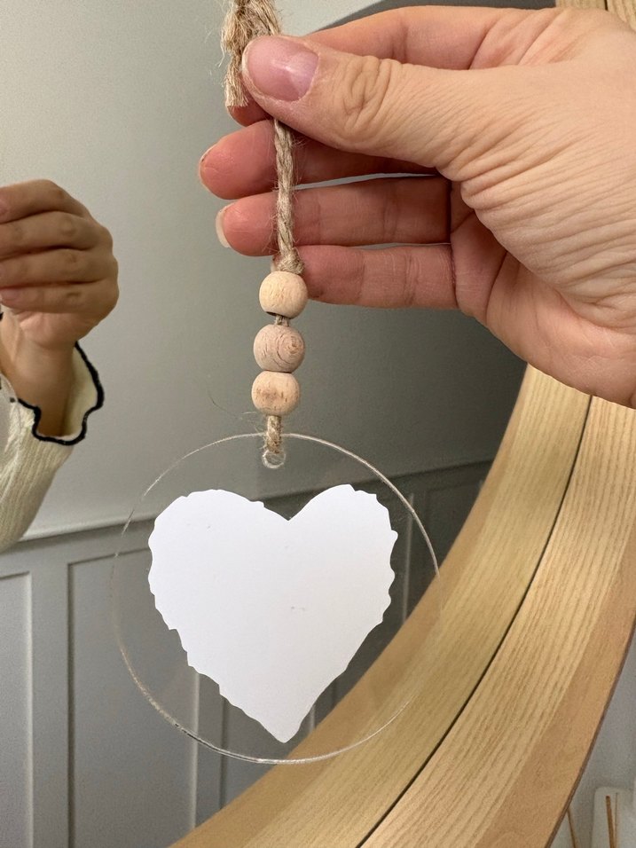 Beyaz Minimalist Zincir Detaylı Kadın El Zinciri - Görsel 2