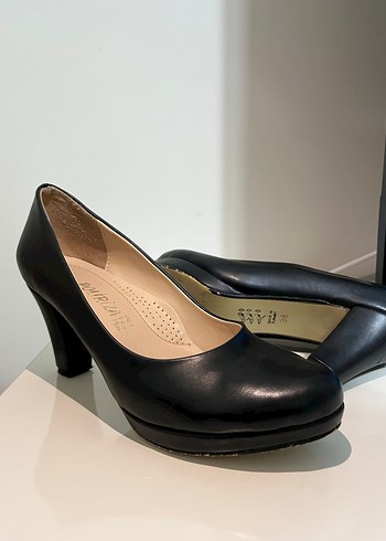 Topuklu ayakkabı - Görsel 2