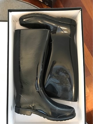 Burberry yağmur çizmesi
