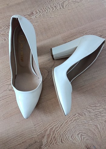 Beyaz Kadın Blok Topuklu Stiletto