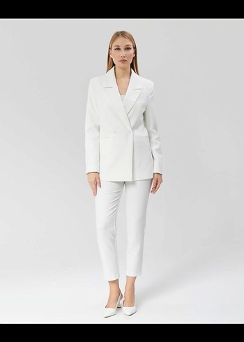 Beyaz Kadın Normal Kesim Uzun Kollu Blazer - Görsel 2