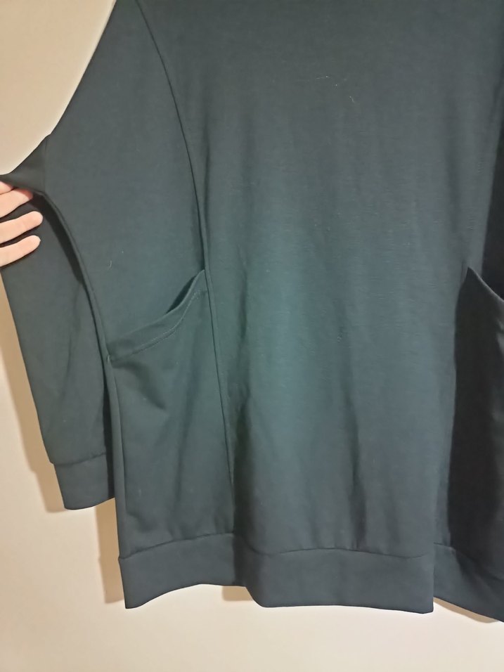 Siyah Yüksek Yakalı Kadın Sweatshirt - Görsel 4