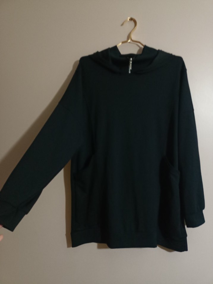 Siyah Yüksek Yakalı Kadın Sweatshirt - Görsel 2