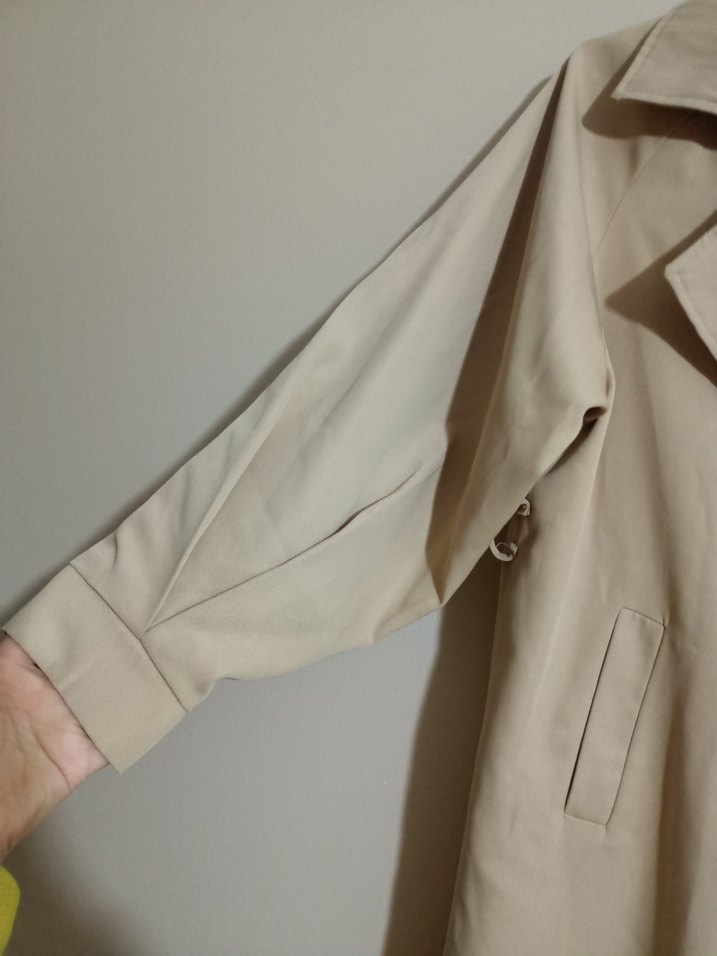 Bej Uzun Düğmeli Kadın Trençkot - Görsel 4