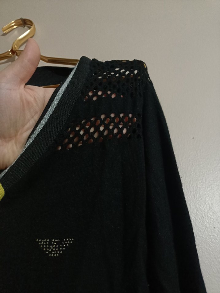 V Yaka Siyah Triko Goth Kadın Kazak - Görsel 5