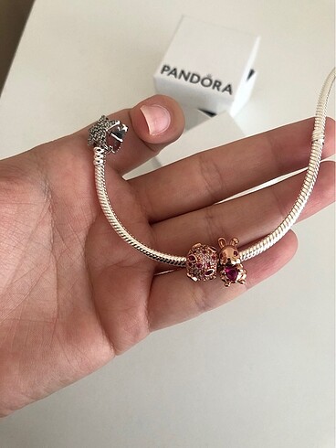Beden Pandora charm