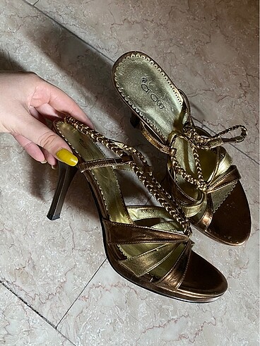 Zara Gold topuklu