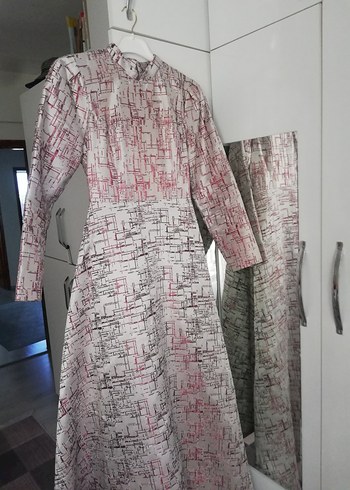 38 Beden bordo Renk Abiye 38 beden bordo gri kiralanır şalı ile