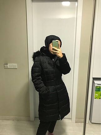 Kapişonlu şişme mont