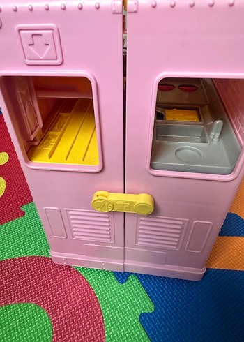 Barbie Dondurma Tırı - Görsel 3