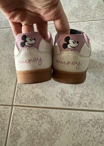 Kız Çocuk Beyaz Cırt Cırtlı Spor Ayakkabı - Görsel 6