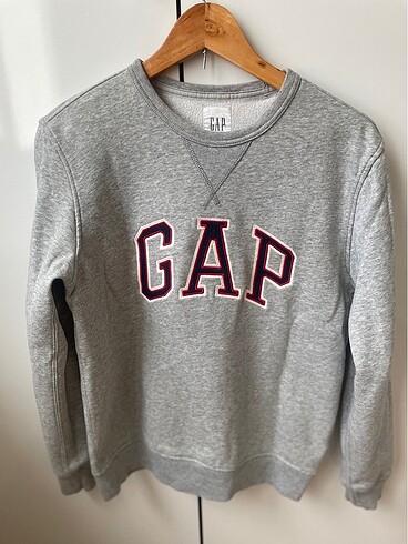 GAP Sweatshirt