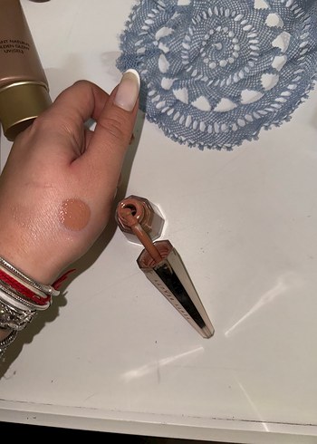 Bej Parlak Dudak Parlatıcısı - Görsel 5