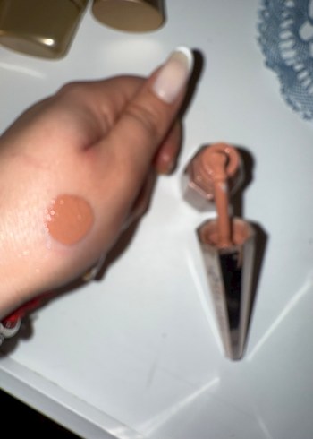 Bej Parlak Dudak Parlatıcısı - Görsel 3