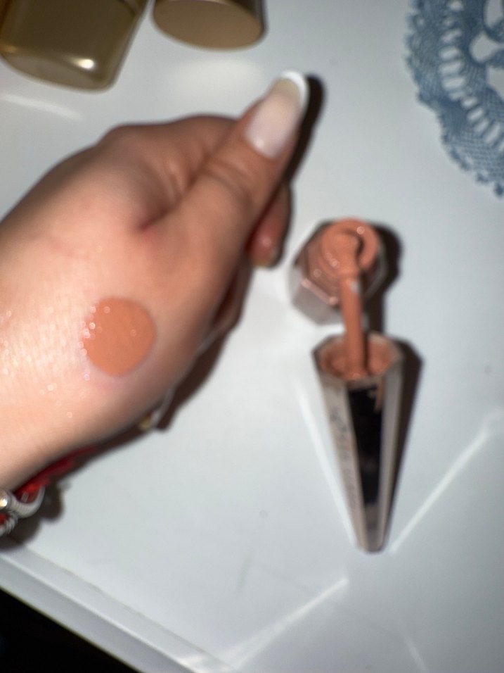 Bej Parlak Dudak Parlatıcısı - Görsel 3