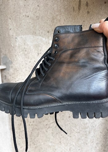 Siyah Minimalist Gotik Tokalı Erkek Botu - Görsel 16