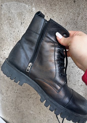 Siyah Minimalist Gotik Tokalı Erkek Botu - Görsel 4