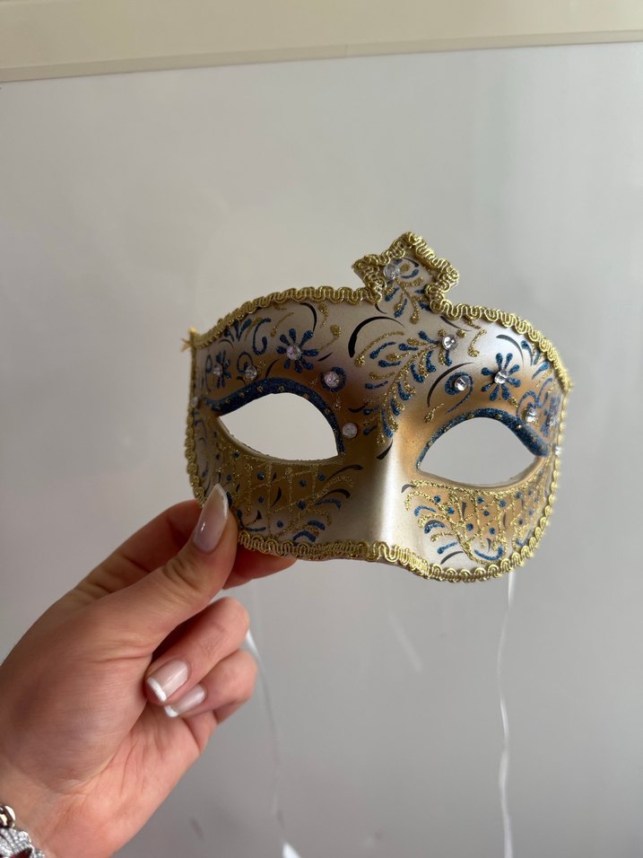 Altın ve Mavi Detaylı Yarı Yüz Maskesi - Görsel 4