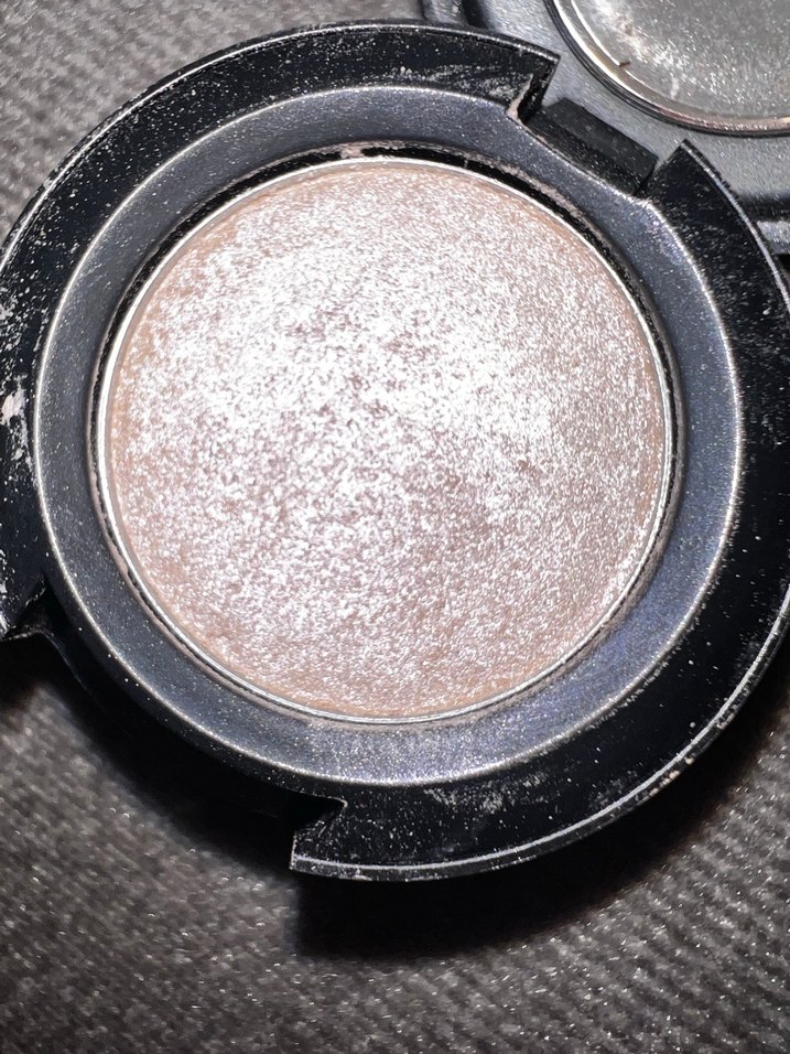 MAC Gri-Bej Göz Farı - Görsel 3