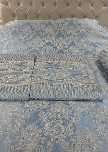 Nakışlı Mavi ve Gri Yatak Örtüsü - Görsel 3