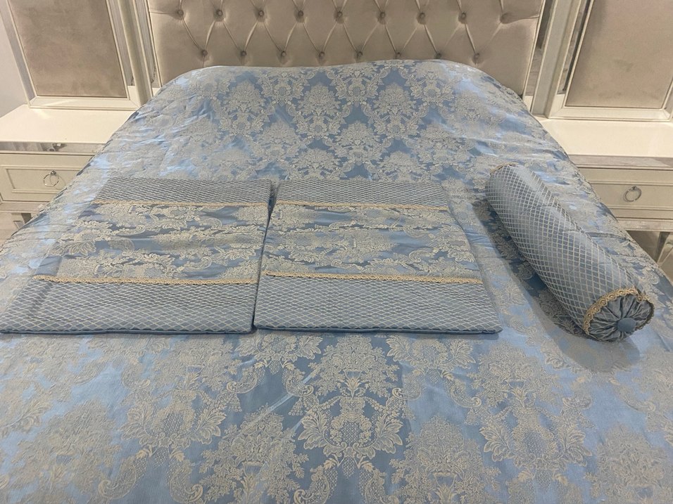Nakışlı Mavi ve Gri Yatak Örtüsü - Görsel 3