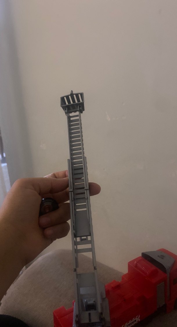 Kırmızı İtfaiye Oyuncak Arabası - Görsel 3