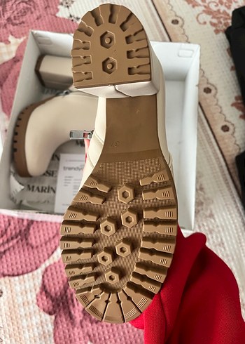 Beyaz Deri Fermuarlı Kalın Topuklu Bot - Görsel 2