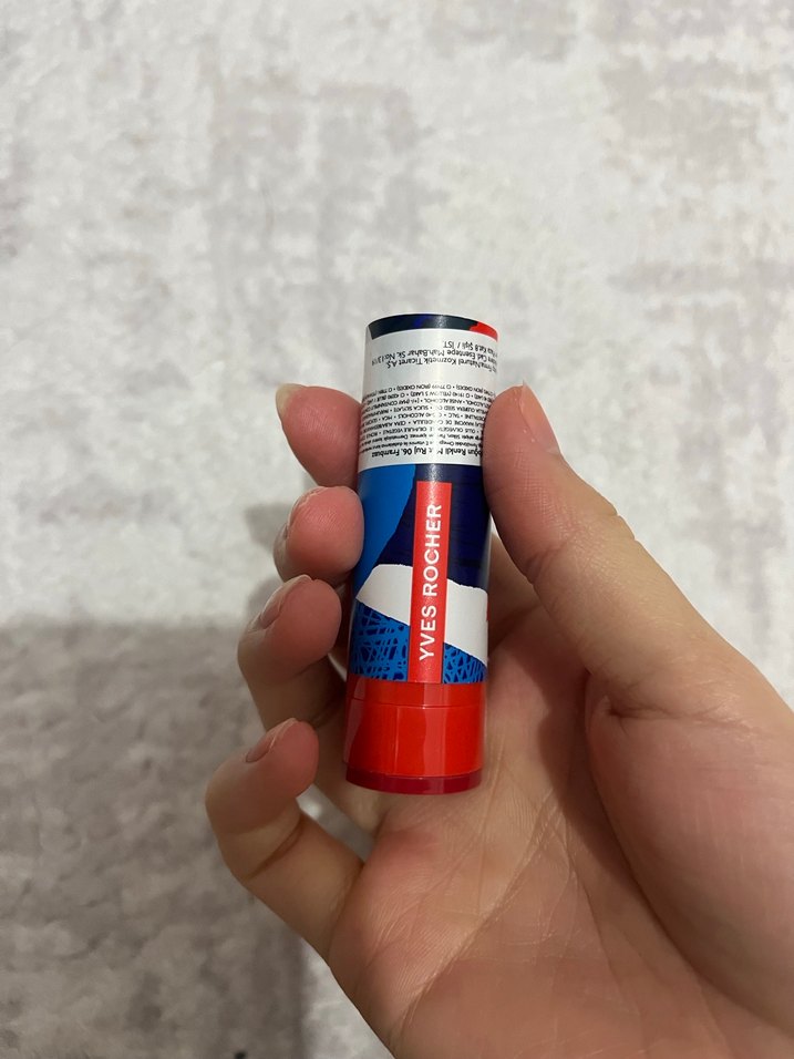 8 Saat Kalıcı Yoğun Kırmızı Mat Ruj - Görsel 2