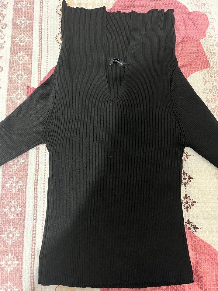 Siyah V Yaka Uzun Kollu Triko Bluz - Görsel 4