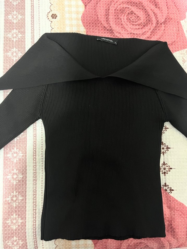 Siyah V Yaka Uzun Kollu Triko Bluz - Görsel 3