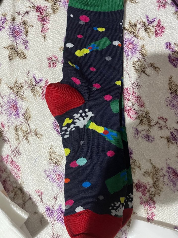 Çok Renkli Desenli Çorap - Görsel 3